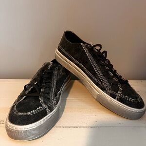 Nothing new Men’s Kicks distressed Sneakers, black, Size 12.5